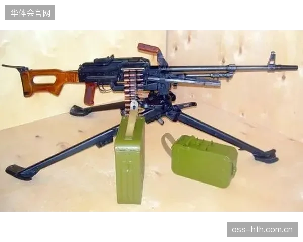 巴卡约科有望成为右路奇兵,他的速度将是反击中的重要武器。 巴卡约科有望成为右路奇兵,他的速度将是反击中的重要武器。